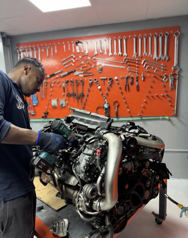 Engine Repair & Rebuild car services Sharjah and Dubai